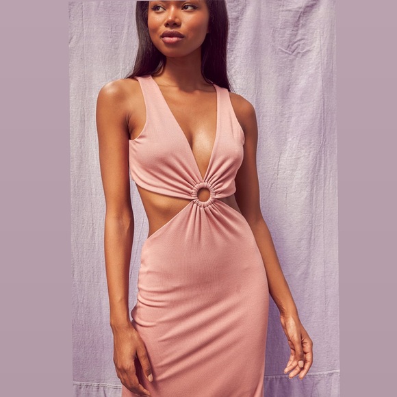 Lulu’s The Way She Moves Maxi Dress - Picture 4 of 4